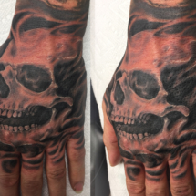 skull hand